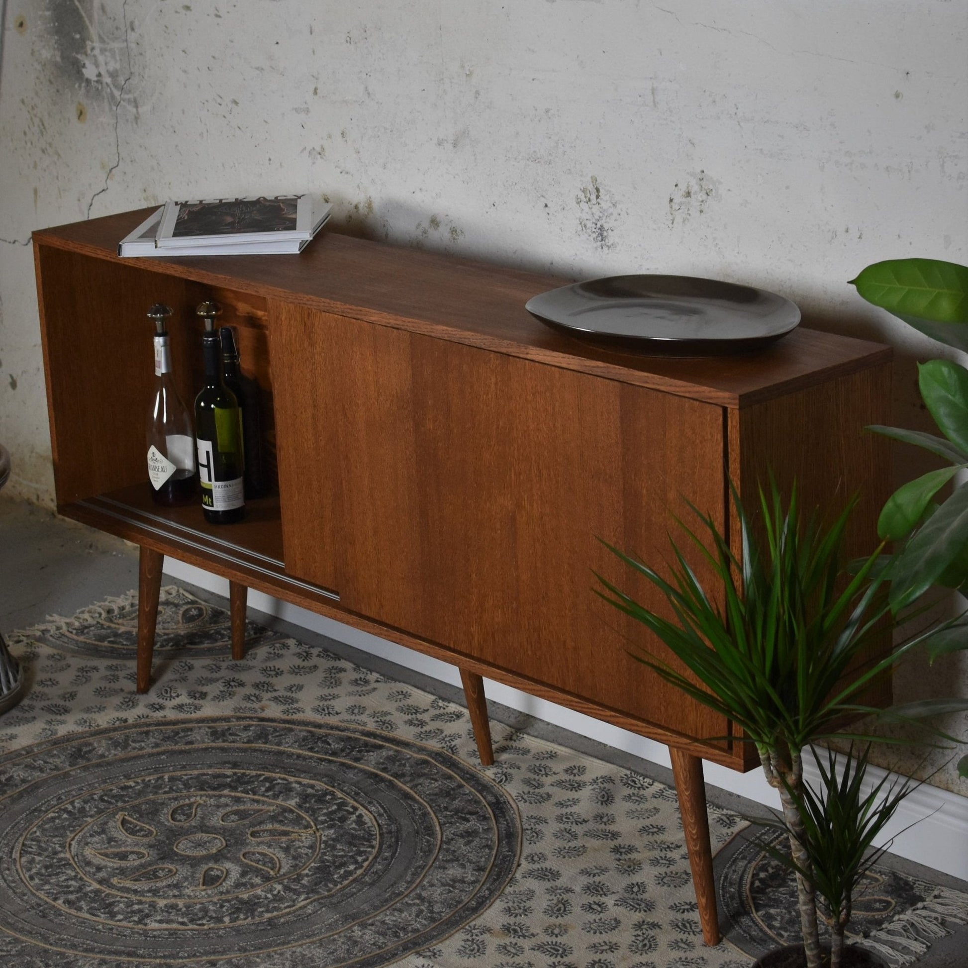 Komoda CLASSY BROWN SLIDE - Pastform Furniture