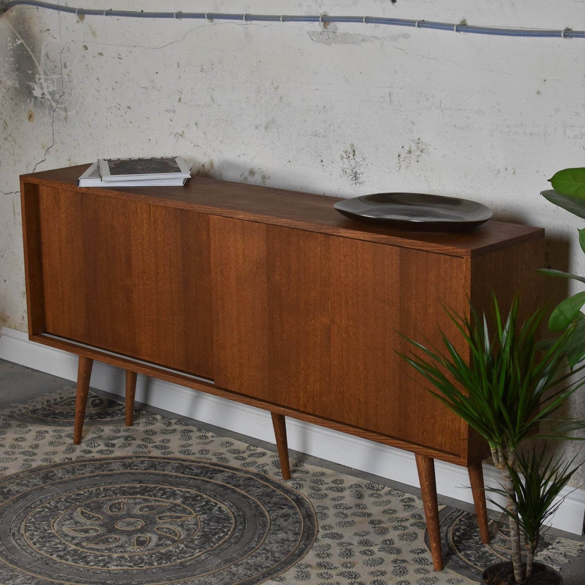 Komoda CLASSY BROWN SLIDE - Pastform Furniture