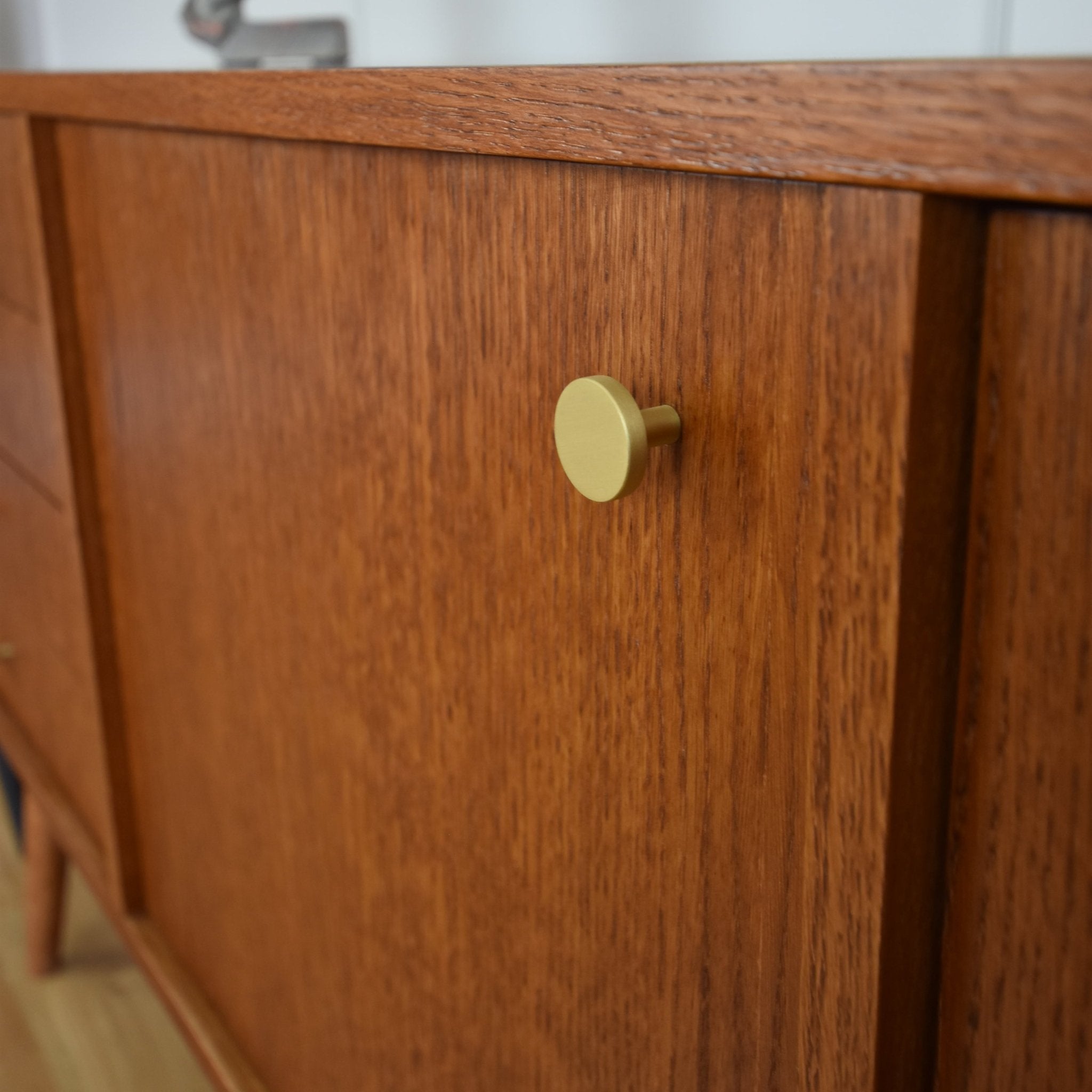 Komoda CLASSY BROWN Z GAŁKAMI - Pastform Furniture