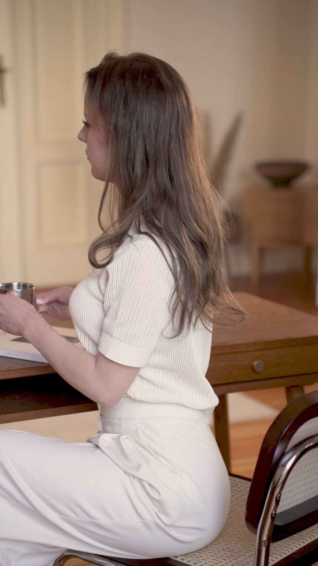 Load video: VINTAGE Desk